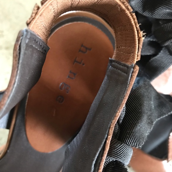 HINGE Leather Platform Sandal - Picture 6 of 8